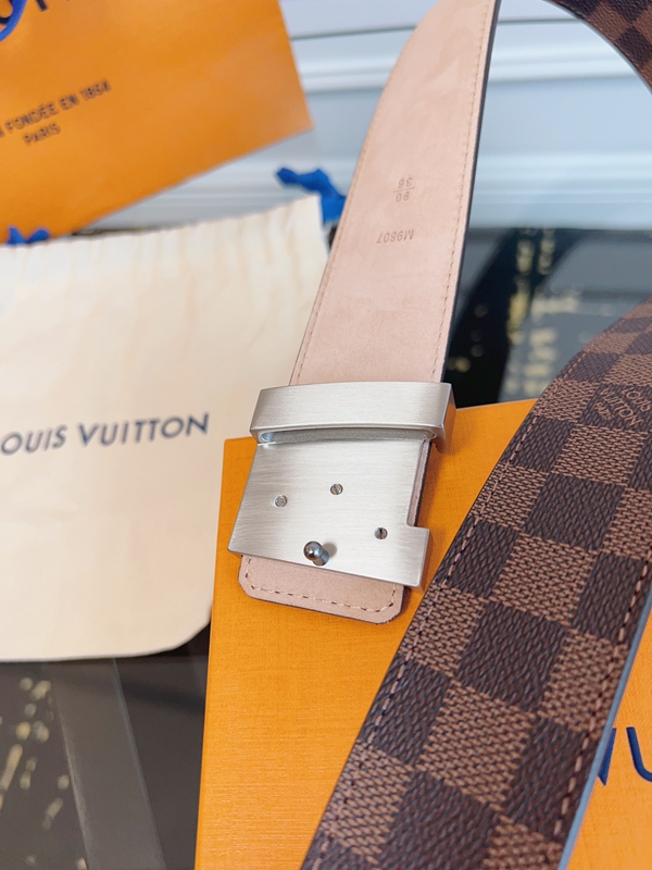 ルイヴィトンベルト側面デザイン